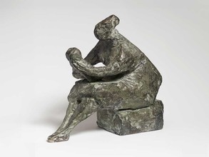 Melanie Rüegg-Leuthold, Geborgenheit II (Mutter & Kind - Entwicklung zum Symbol), 1968, Bronze, 15 x 16 cm